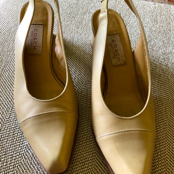 Coach women’s shoes size 7.5. Color is tan. - Picture 1 of 1